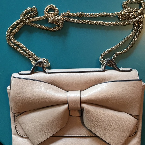 Blush-Cream crossbody bow purse - Picture 3 of 10